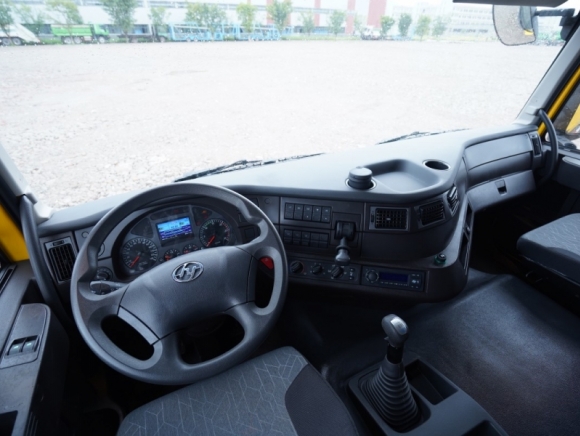 Самосвал Hongyan 6x4