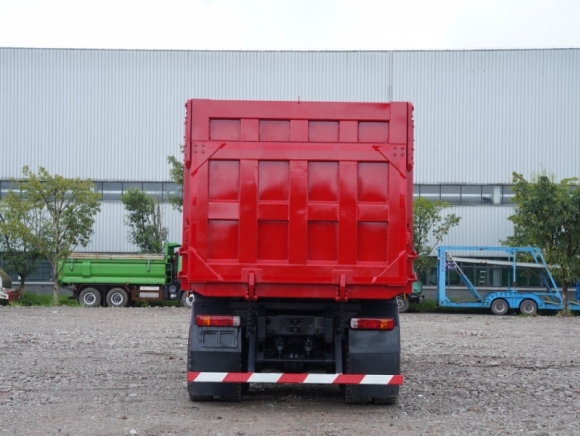 Самосвал Hongyan 8x4